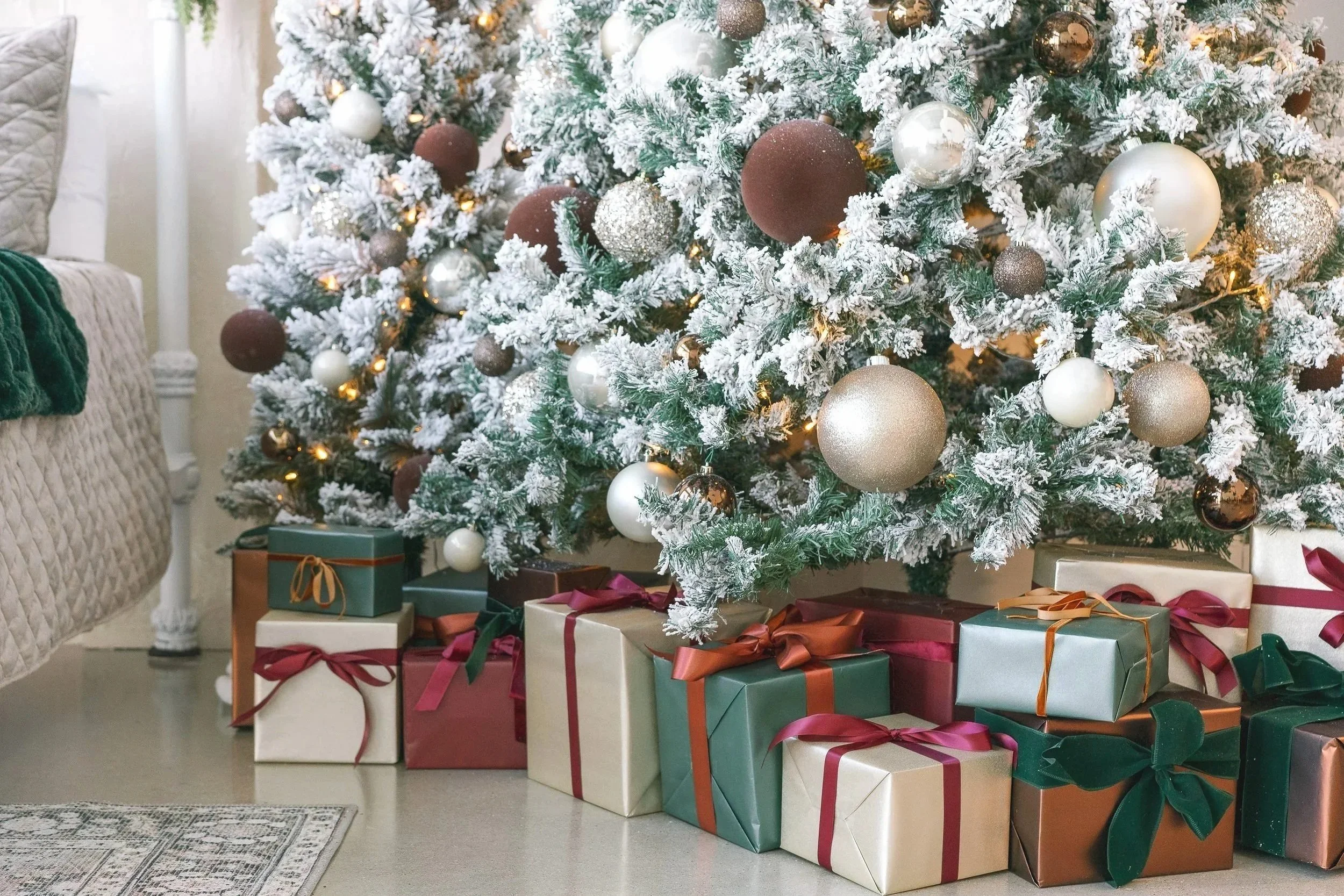 Holiday-Family-Mini-Sessions-Austin-TX-Styled-Sets-Studio.jpg