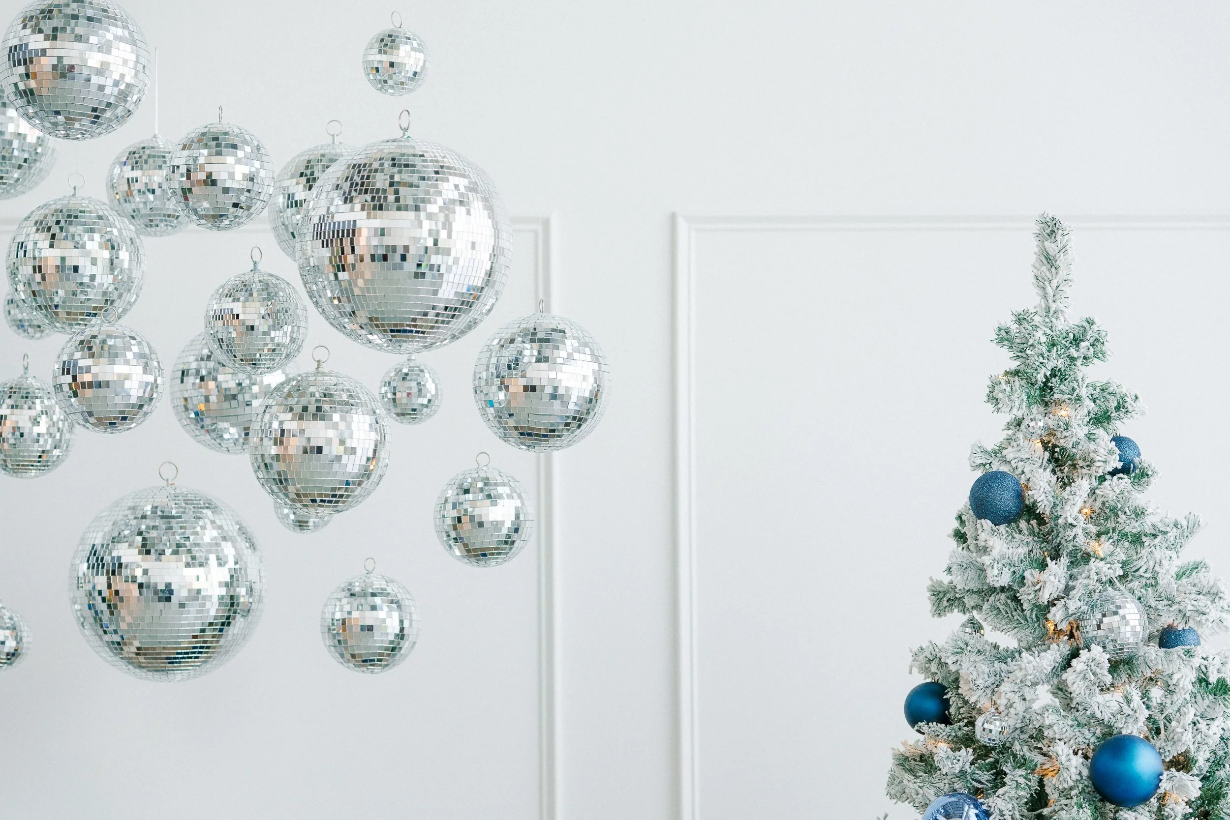 Austin-holiday-mini-sessions-2025-rental-3.jpg