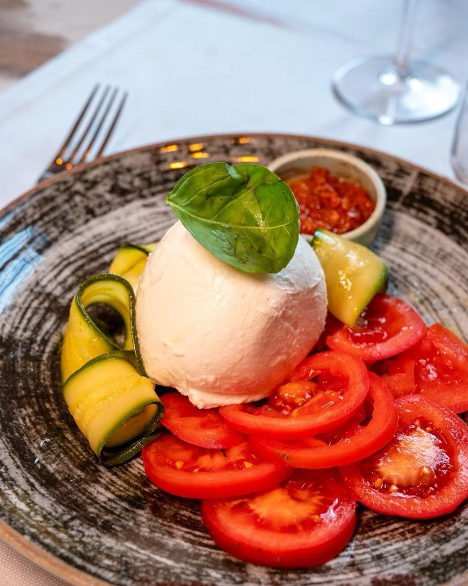 Vieni a trovarci e scopri la proposta estiva del nostro bistrot in continua evoluzione 

📲 Prenotazioni: 3385642424
📍 Tradizione &amp; Innovazione 🍷✨