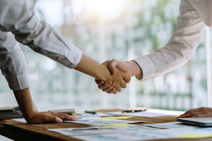 Business English Essentials: Negoziare con successo in inglese