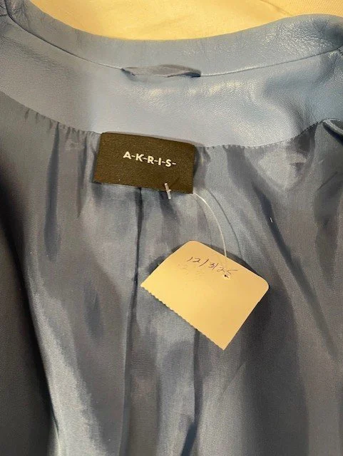 Akris Label.jpg