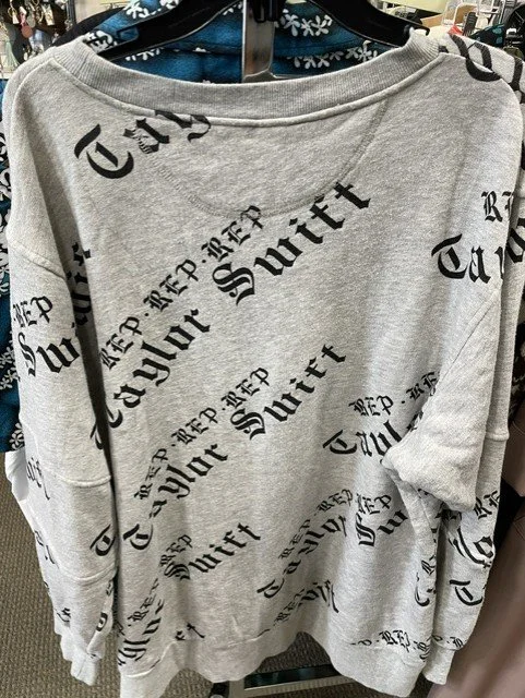 Sweatshirt 5.jpg