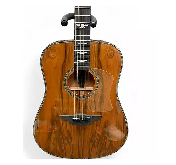guitar front close up.jpg
