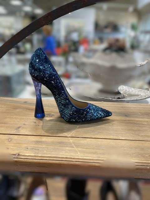 Julia Hart Pumps 2.jpg