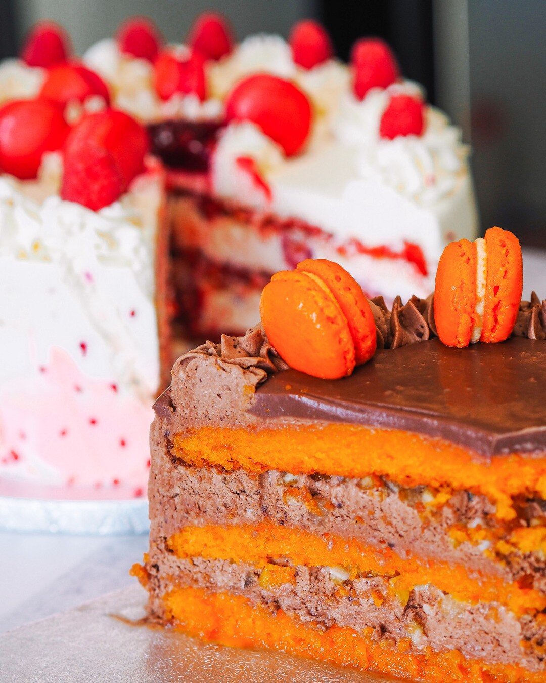 Any chocolate orange combo lovers here? 🙋&zwj;♀️😋

✅ Moist orange sponge layers
✅ Chocolate mousse
✅ Candied orange zest
✅ Chocolate ganache
✅ Macarons 

Try our NEWEST CAKE available in-store and to order now. 

📞 +44 7467 185821
📩 info@mirracat