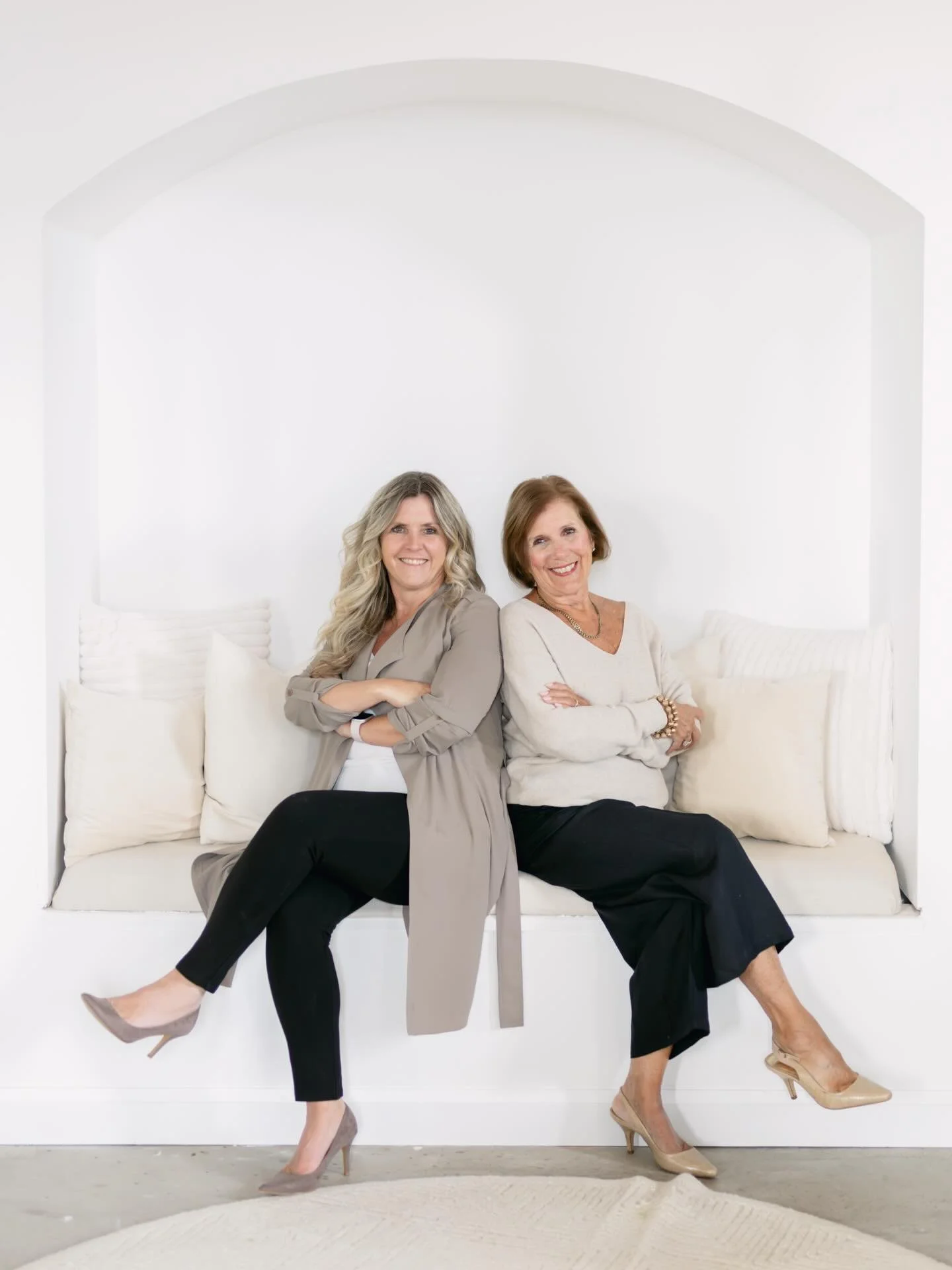 Why Some Homes Feel Right Instantly ✨🏡

Ever walk into a home and just know?
That feeling isn&rsquo;t luck &mdash; it&rsquo;s design, emotion, and psychology working together.

Here&rsquo;s why it happens:

1️⃣ The energy feels welcoming
Natural lig