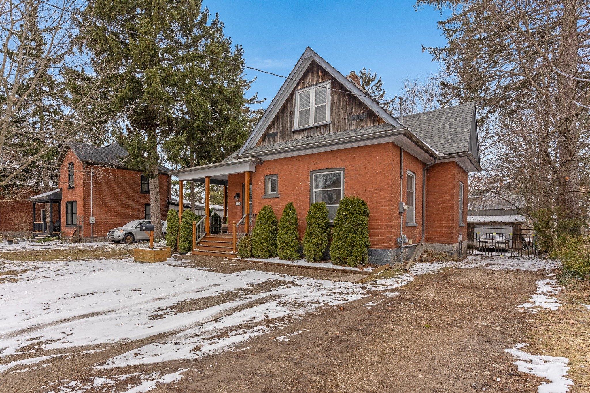 NEW LISTING - 338 LAUREL STREET, Cambridge 
$649,000

- Large outbuilding - Garage/workshop
- Large fenced yard
- Main Floor bedroom
- 3 bedrooms
- 2 bathrooms
- Finished basement

OPEN HOUSE SAT/SUN 2-4 pm