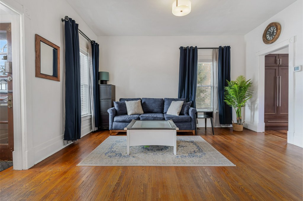 009-338 Laurel St-9_m.jpg