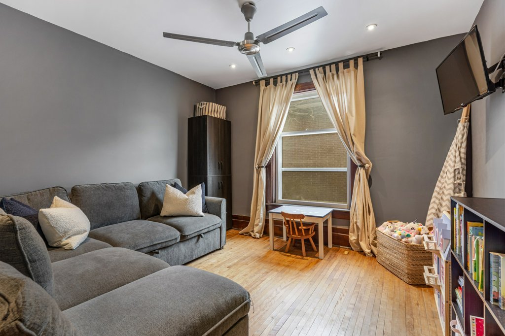 018-338 Laurel St-18_m.jpg