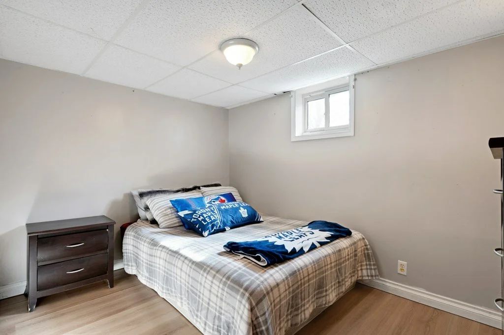 028-36 Hilltop Dr-28_m.jpg