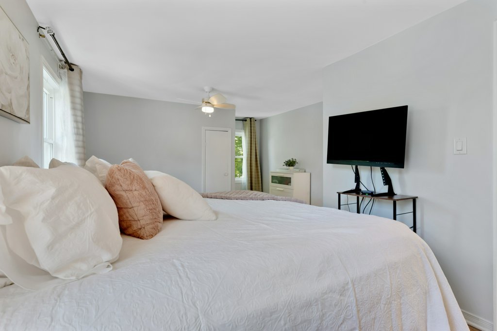 026-161 Hedley St-26_m.jpg