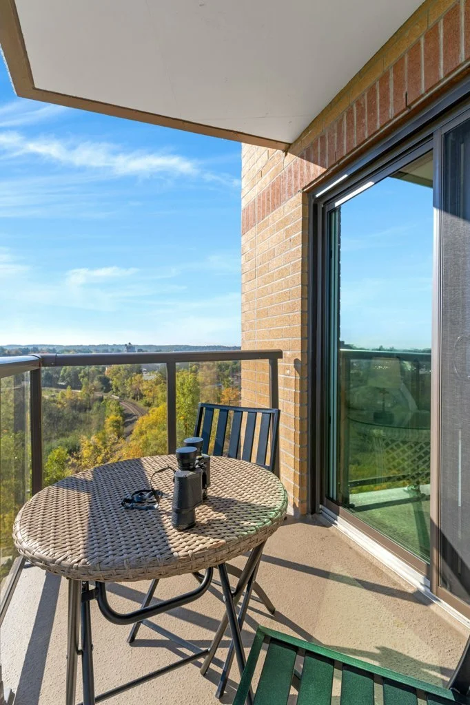 038-402-237 King St W-34_m.jpg
