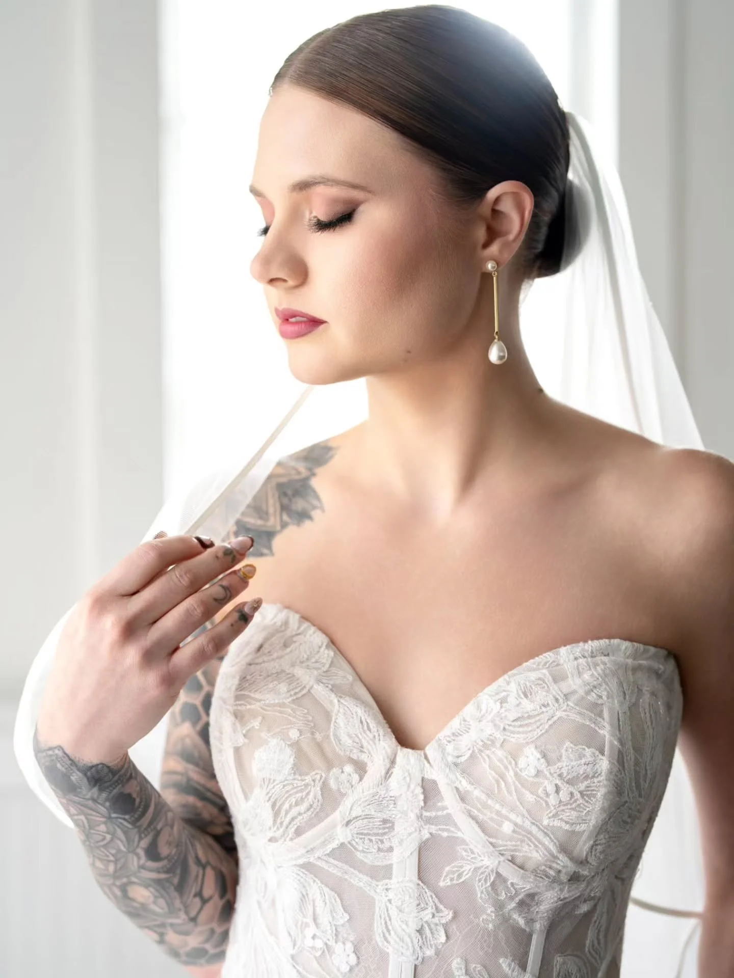 《 There&rsquo;s a quiet kind of magic in elegance, the way a gown flows like poetry, the way a room falls silent when you step inside, the way your love story feels timeless in every frame. ✨

Your wedding style doesn&rsquo;t have to be loud to leave