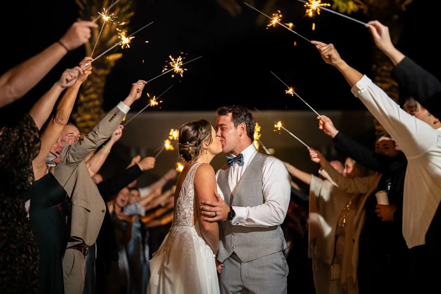 《 The grand finale that lights up the night ✨⁠
There&rsquo;s just something about that sparkler glow, the cheers, the laughter, the sparks flying as you walk hand-in-hand into your next chapter. It&rsquo;s cinematic, romantic, and honestly, the kind 