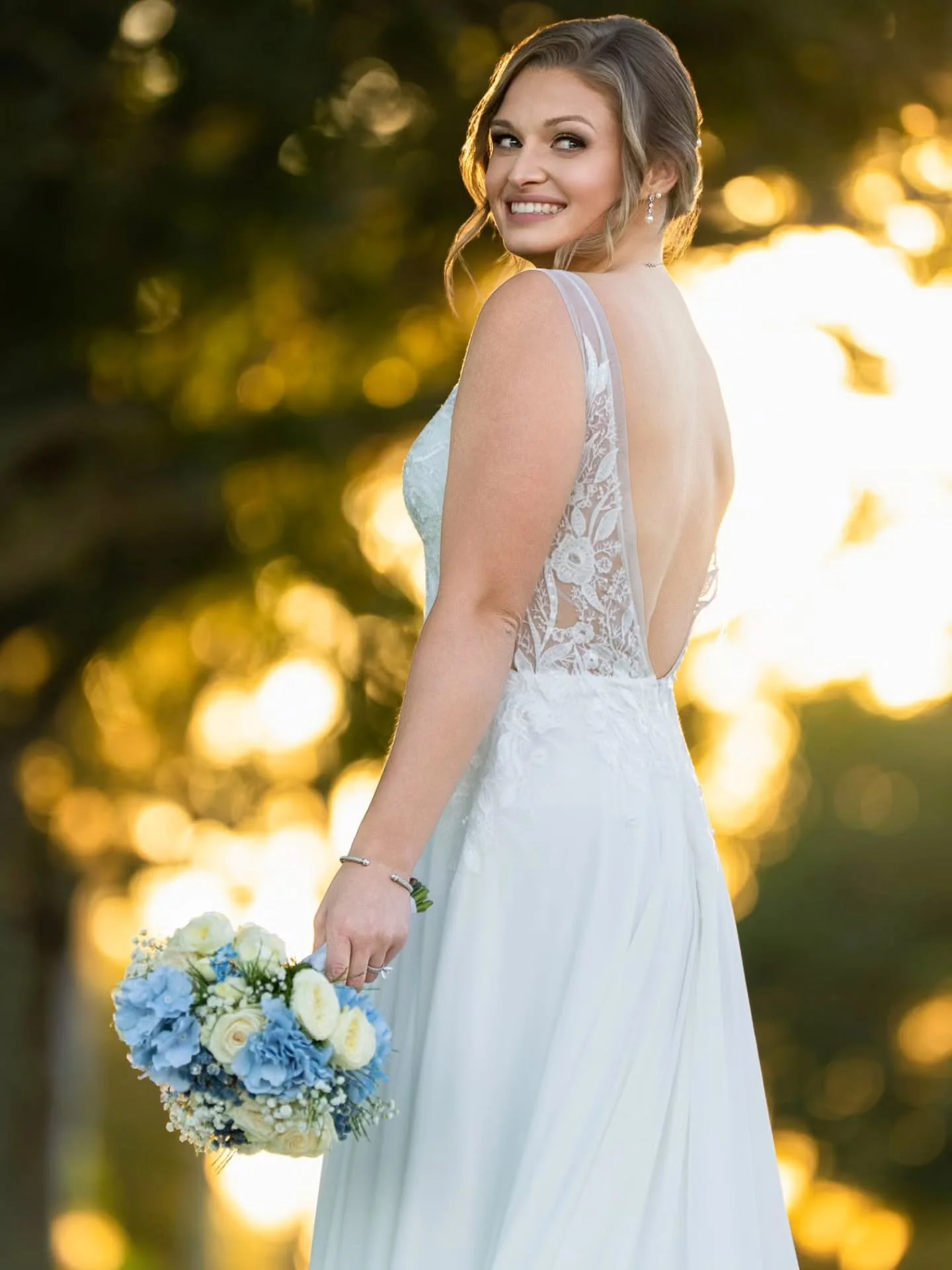 《 She slipped into the dress and the room fell silent.
You could feel it, that moment when everything finally *clicked*. The months of planning, the fittings, the happy tears with mom&hellip; all leading to this one breathtaking second.

The dress wa