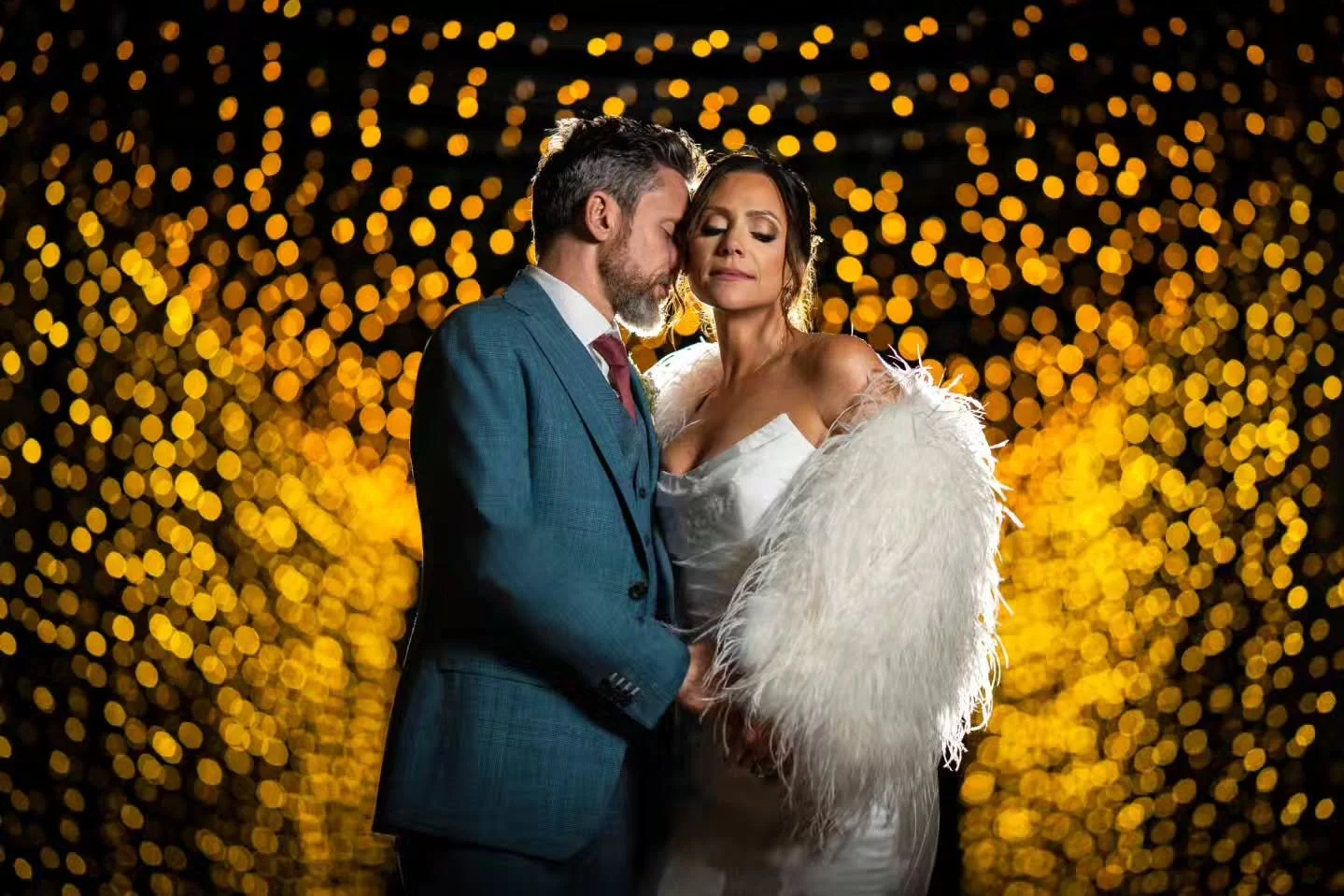 《 They didn&rsquo;t just hold each other, they collapsed into their own universe. 🌌 The night wrapped around them, bokeh lights exploding like tiny galaxies, turning one quiet embrace into something straight-up cinematic.

Two souls locked in, the w