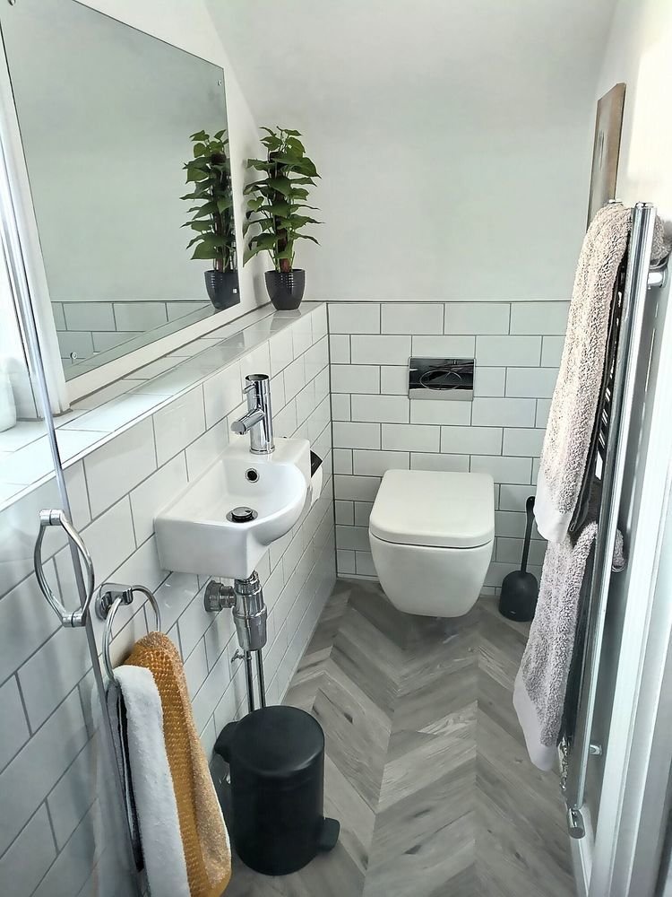 Emmas ensuite 2.jpg