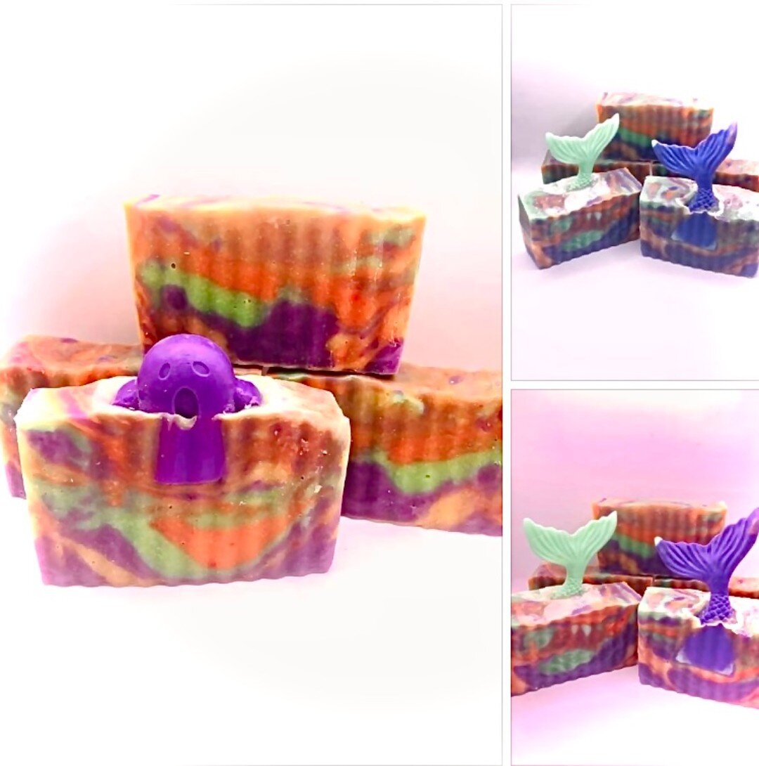 Mango Pineapple Soap 🧜🏻&zwj;♀️ 👻 
I just made another batch of one of our popular scented soaps and these have tie dye colors 😍, perfect for the summertime!

#autumnwindsnwcreations #smallbusiness #soapmaking #mangopineapple