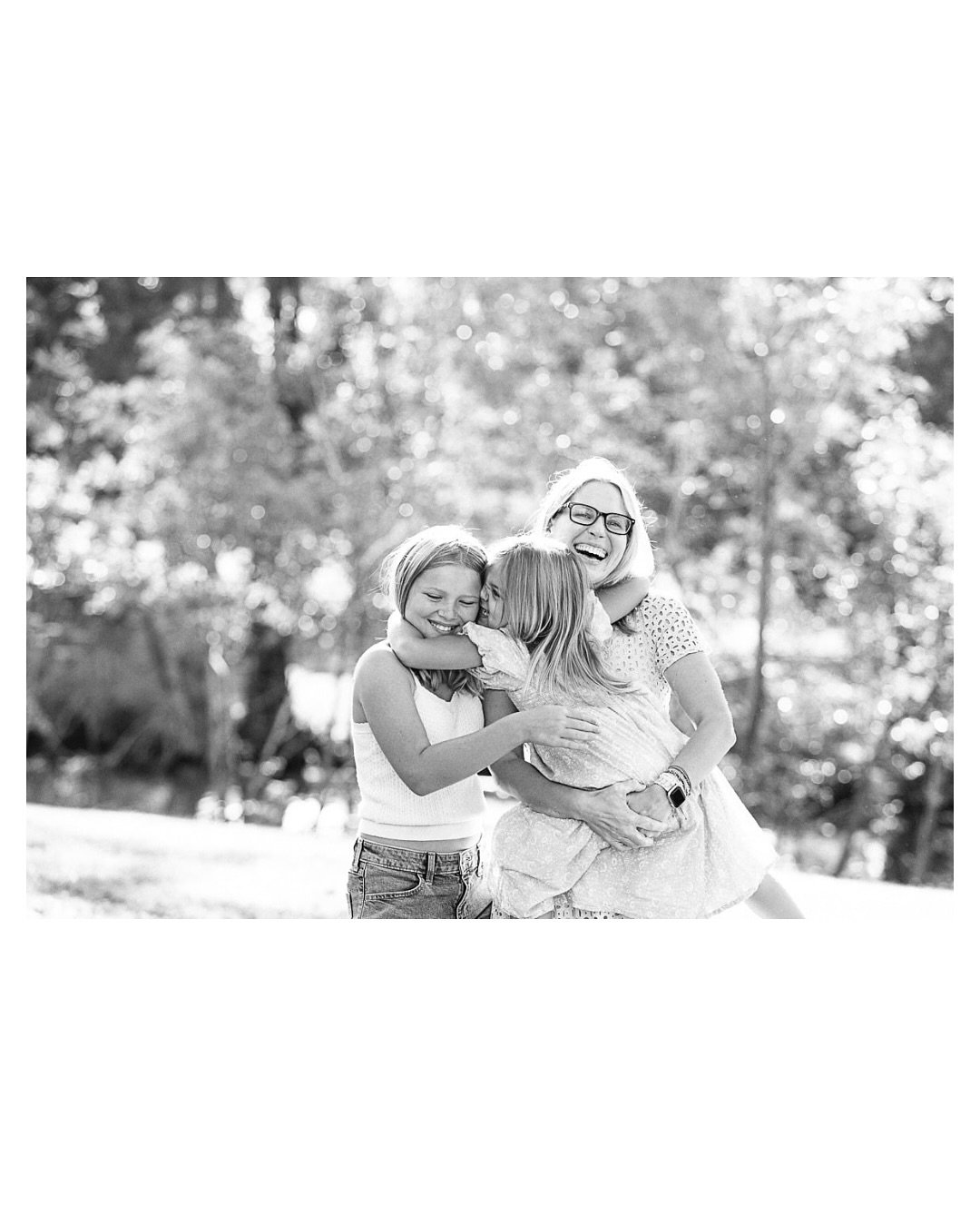 For mini&rsquo;s I always give you color and black &amp; white cuz I can never decide what&rsquo;s better! I&rsquo;m a traditionalist in so many ways and tend to steer towards B&amp;W but these colors are so gorgeous!

What do you prefer?!