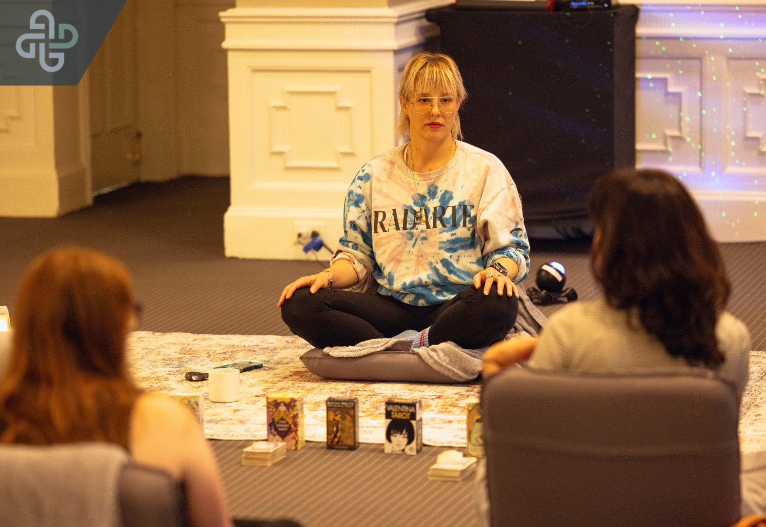 Tarot Group Sessions for Corporate Teams: A Creative Approach to Reflection and Connection