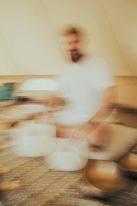 imgi_46_Den+Meditation+-+Mental+Health+-+Los+Angeles+-+California+-+Bradley+Ryan+-+Sound+Bath+2.jpg