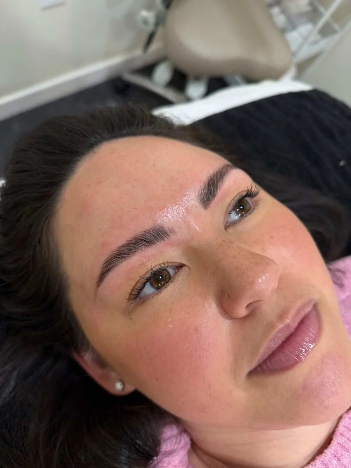 Brow lamination before and after by @savannahrenee.lashes 🫶 
#tacomabrows #tacomabrowlamination #tacomaesthetician #tacomawa #tacomabrowartist