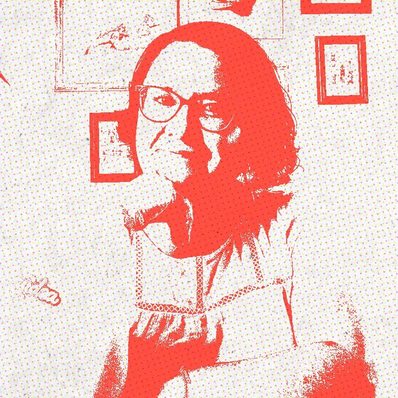 Retrato en blanco y rojo de una persona con gafas, fondo con cuadros.