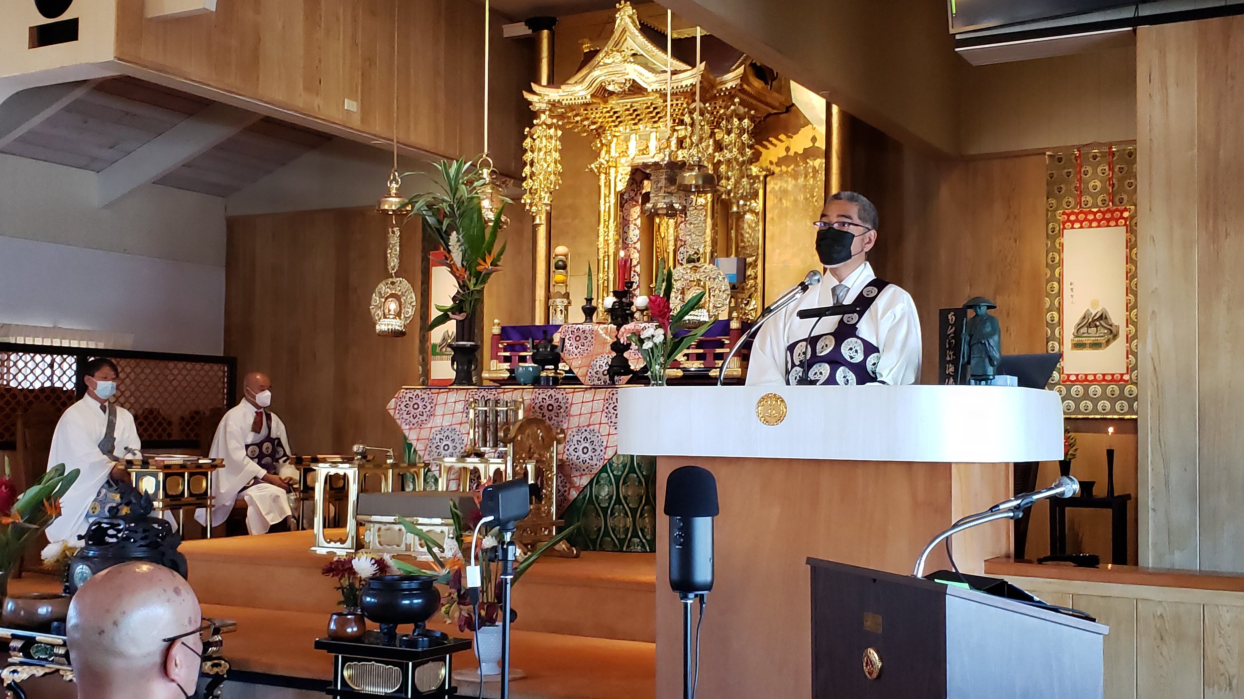   Rev. Kerry Kiyohara officiated the special service, assisted by Rev. Shinkai Murakami of Wailuku and Rev. Ai Hironaka of Lahaina  