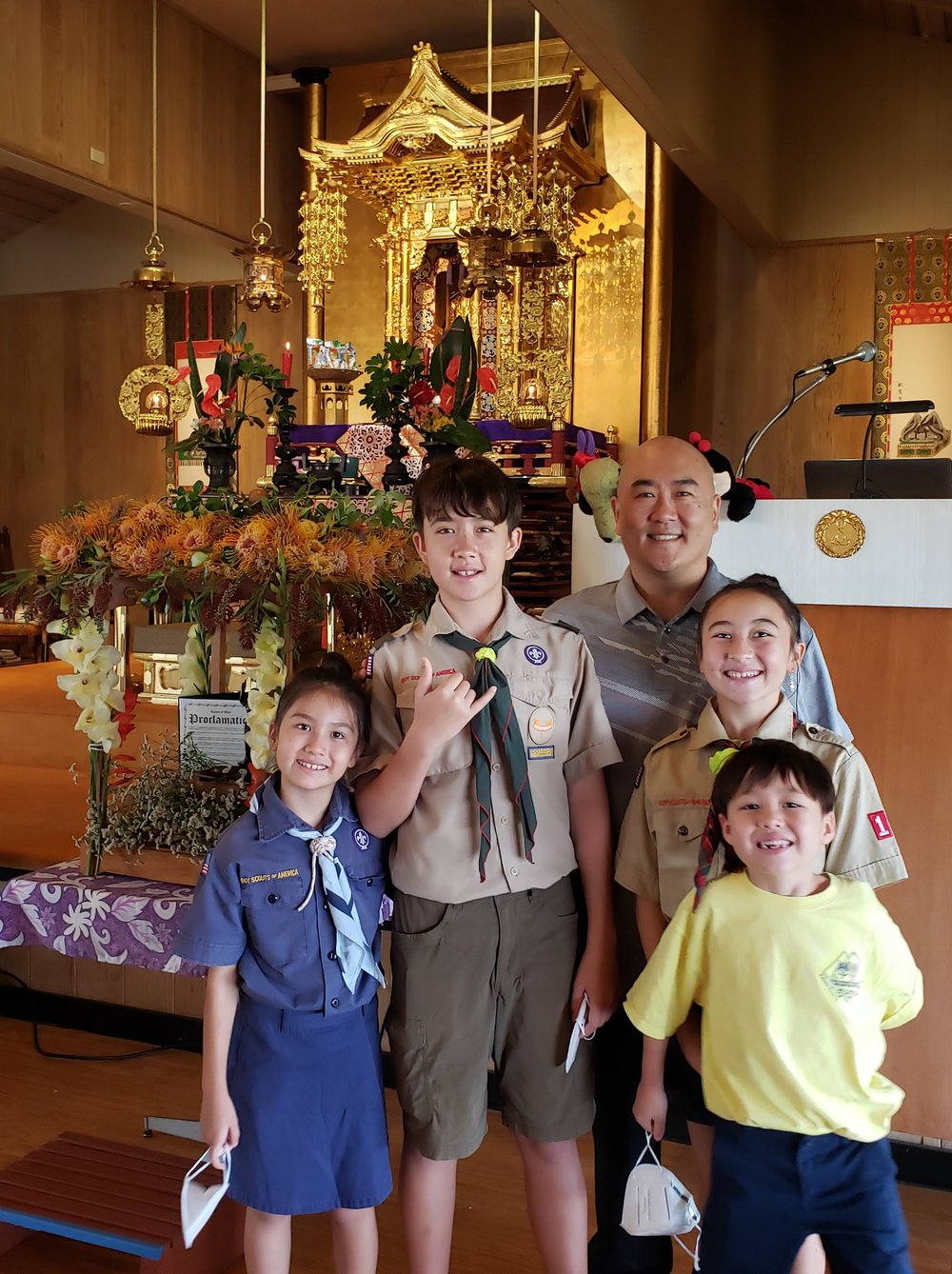 Lorin with his daughters and sons