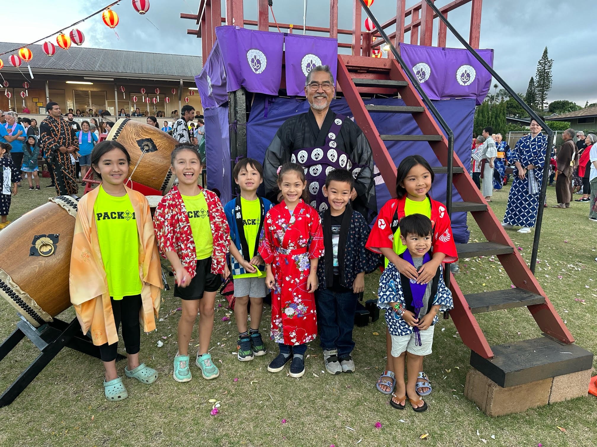   Rev. Kerry Kiyohara and Keiki  at Dance Opening Ceremony  