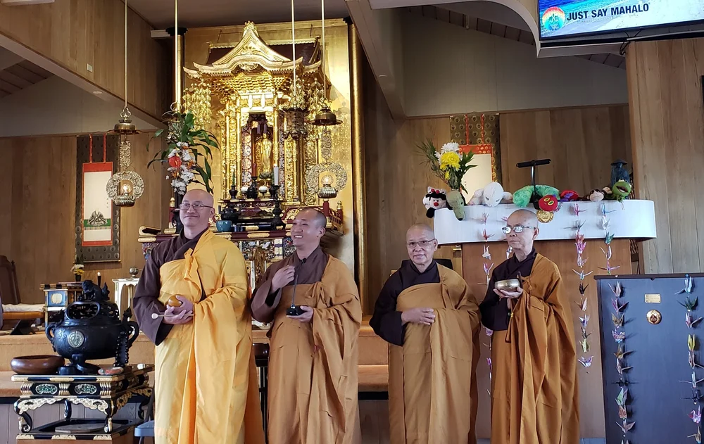 Sisters and Brothers of Vietnamese Buddhist Centers in Hawaii