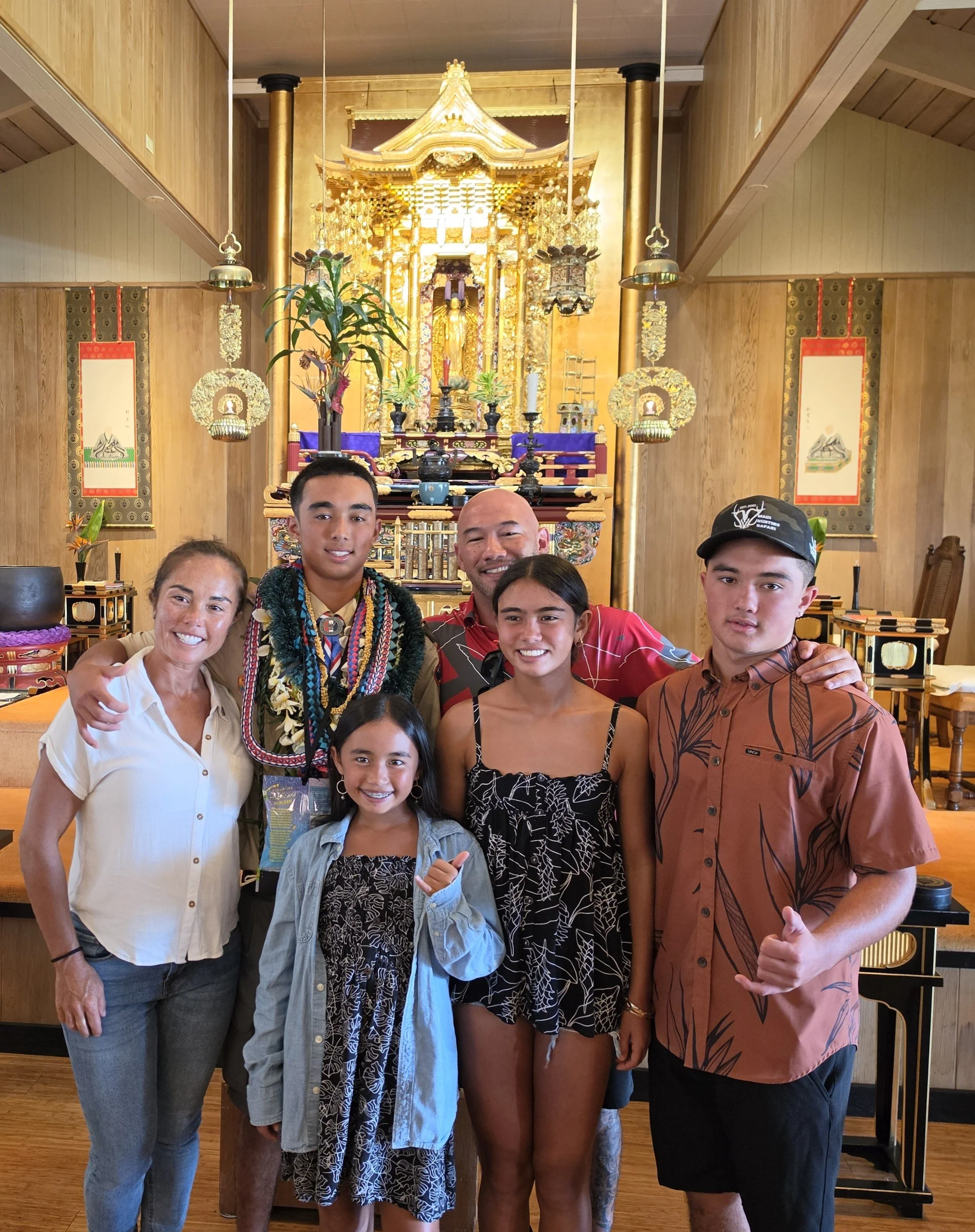Eagle Makoa Kapuniai and Family