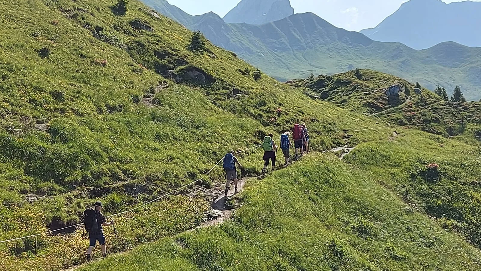 Naturcoaching kann auch mit Teams und über längere Strecken oder mehrere Tage stattfinden.