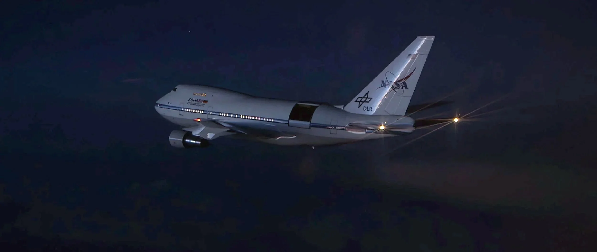 SOFIA airborne with the observatory door open