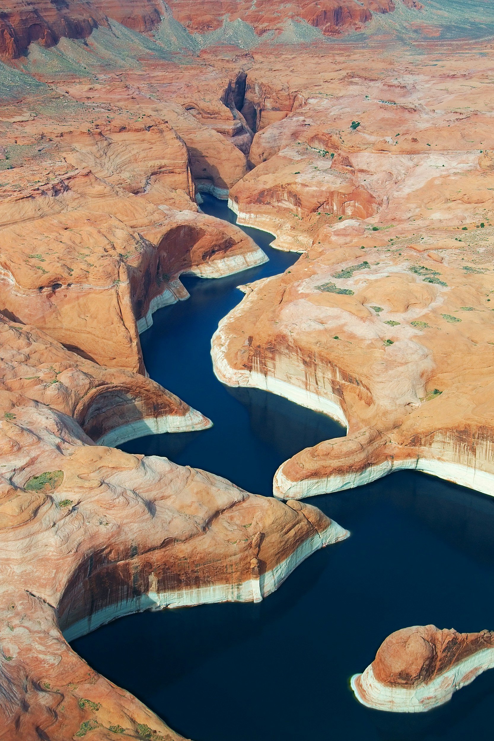 A river cuts through a dry landscape