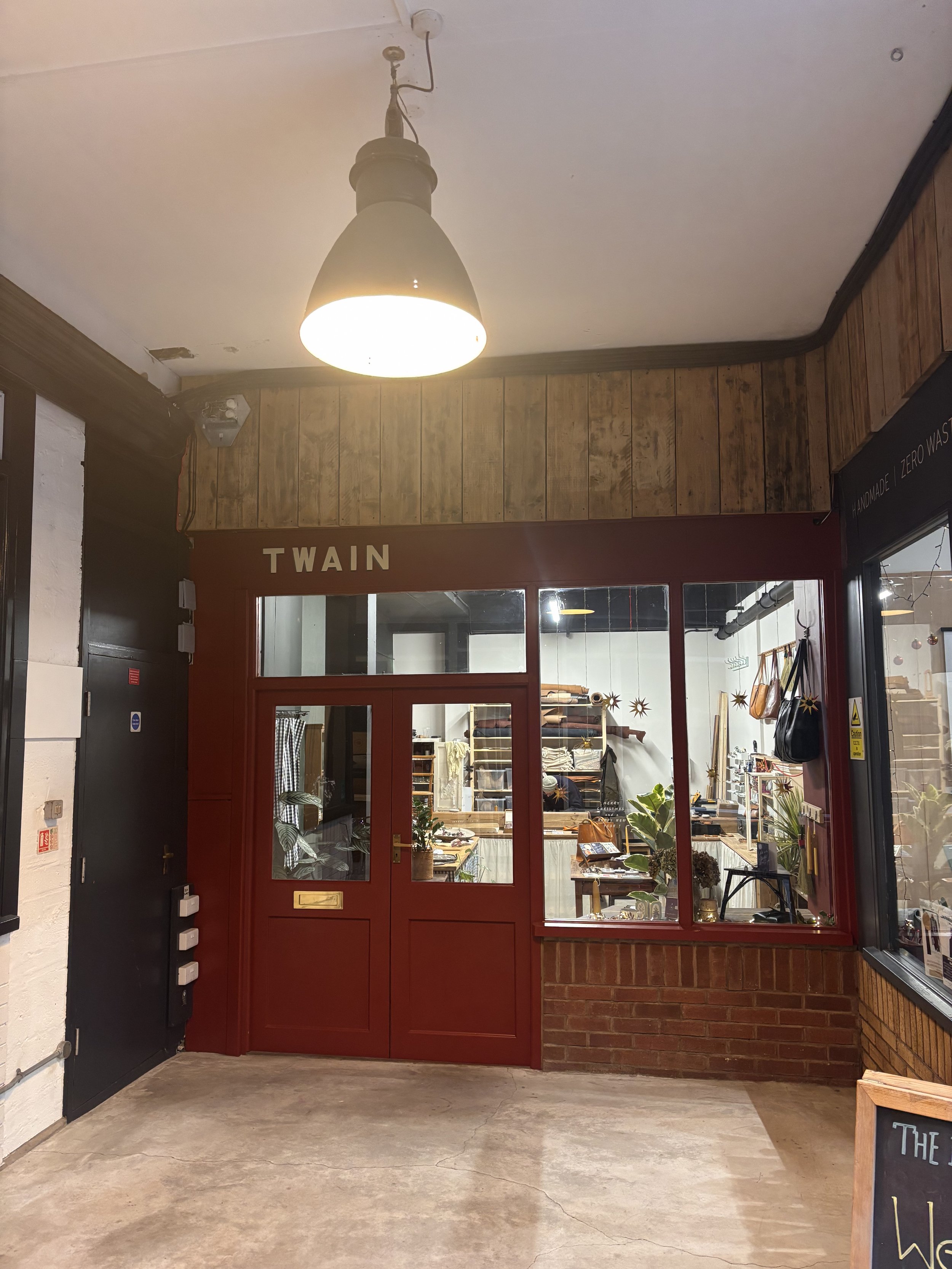 twain exeter fore street signpainting painted by amy