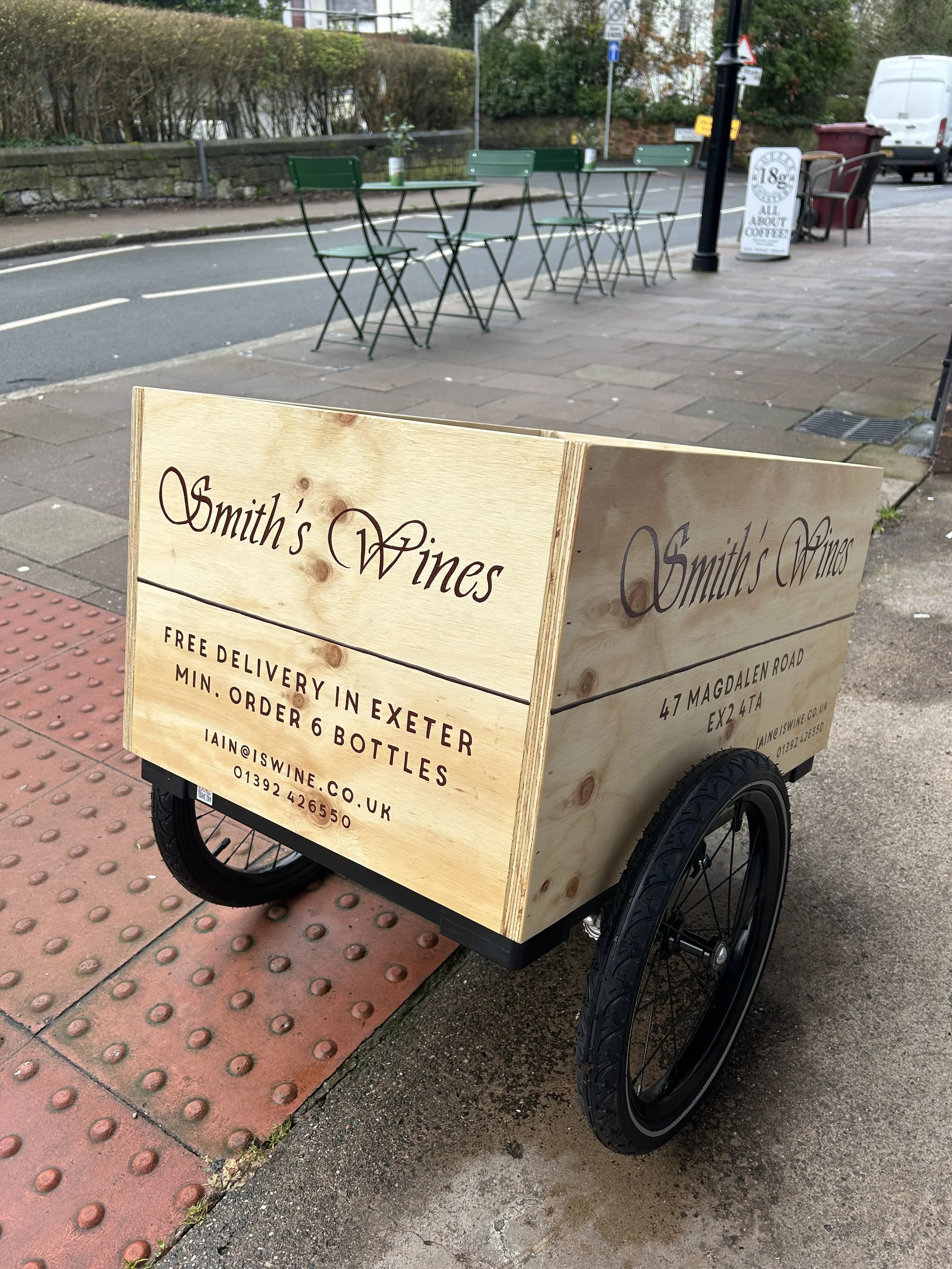 smiths wines exeter magdalen road signpainting painted by amy