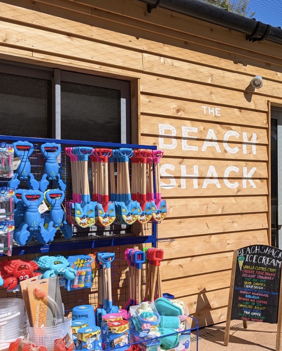 beach shack ladram bay signpainting