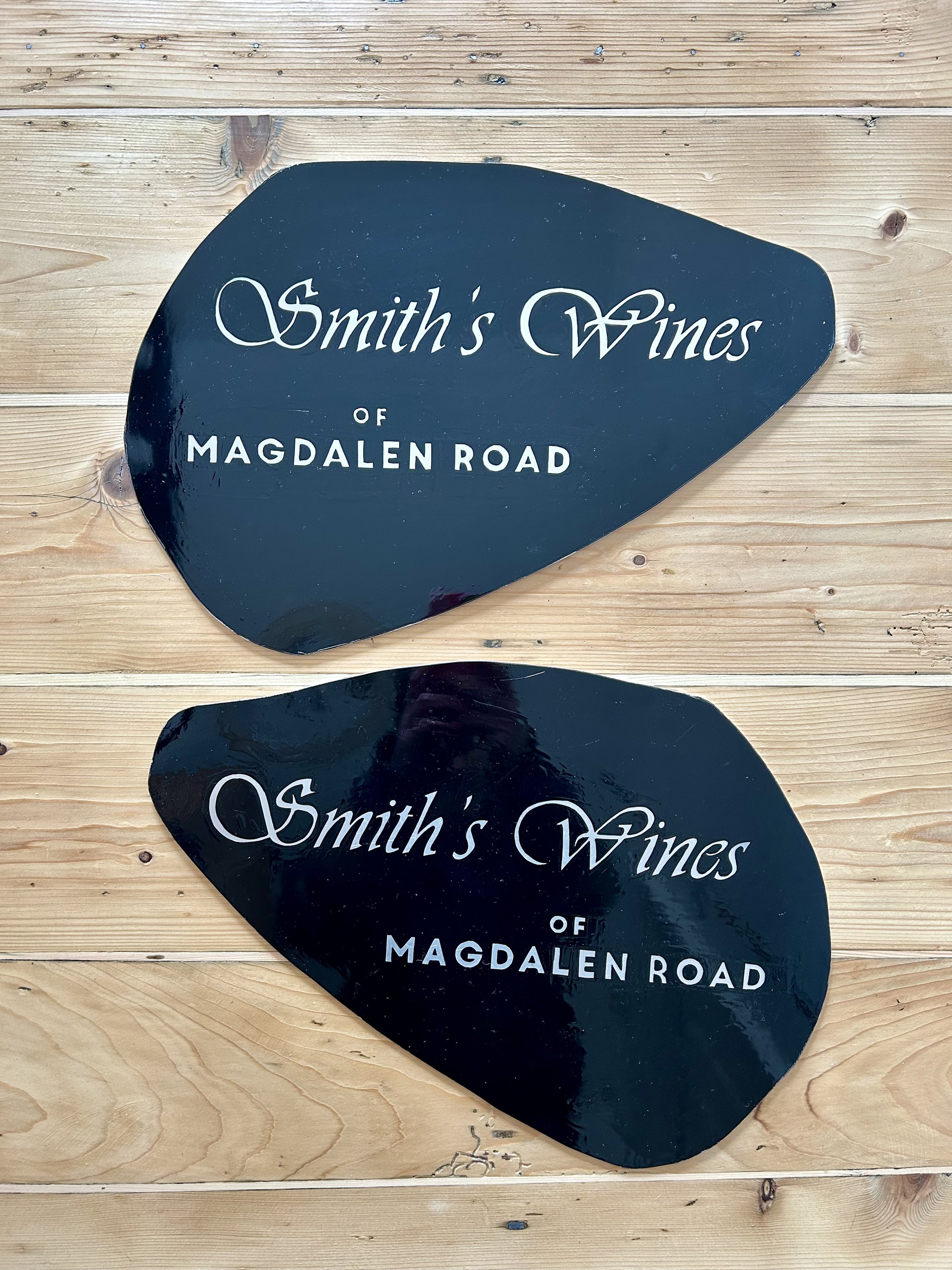 smiths wines exeter magdalen road signpainting painted by amy