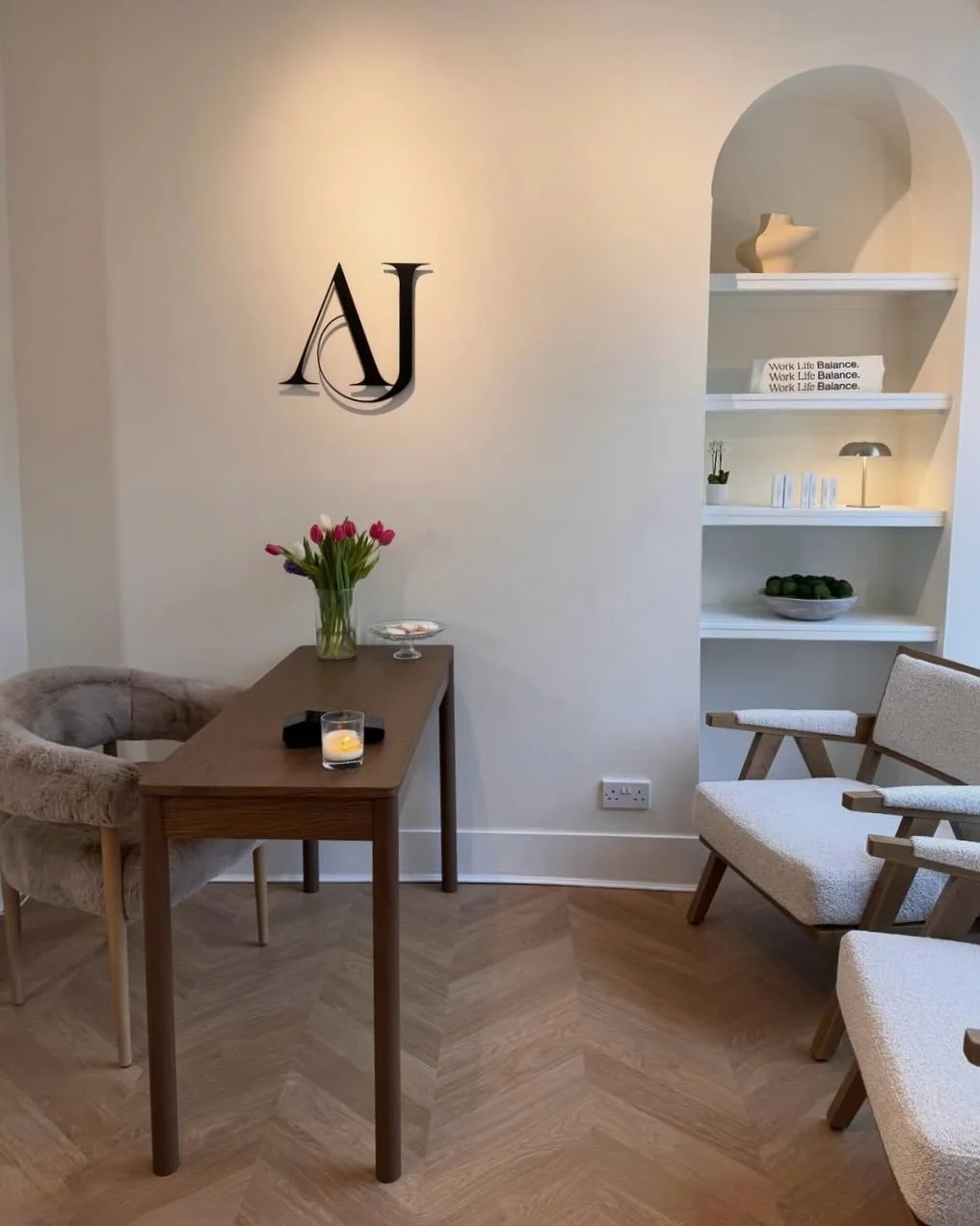 Branding isn&rsquo;t just a logo, it&rsquo;s the presence your business carries ✨

For @ajbrowco, the logo and branding now sit beautifully within her space, perfectly balanced and effortlessly refined. Every detail has been designed to feel intentio