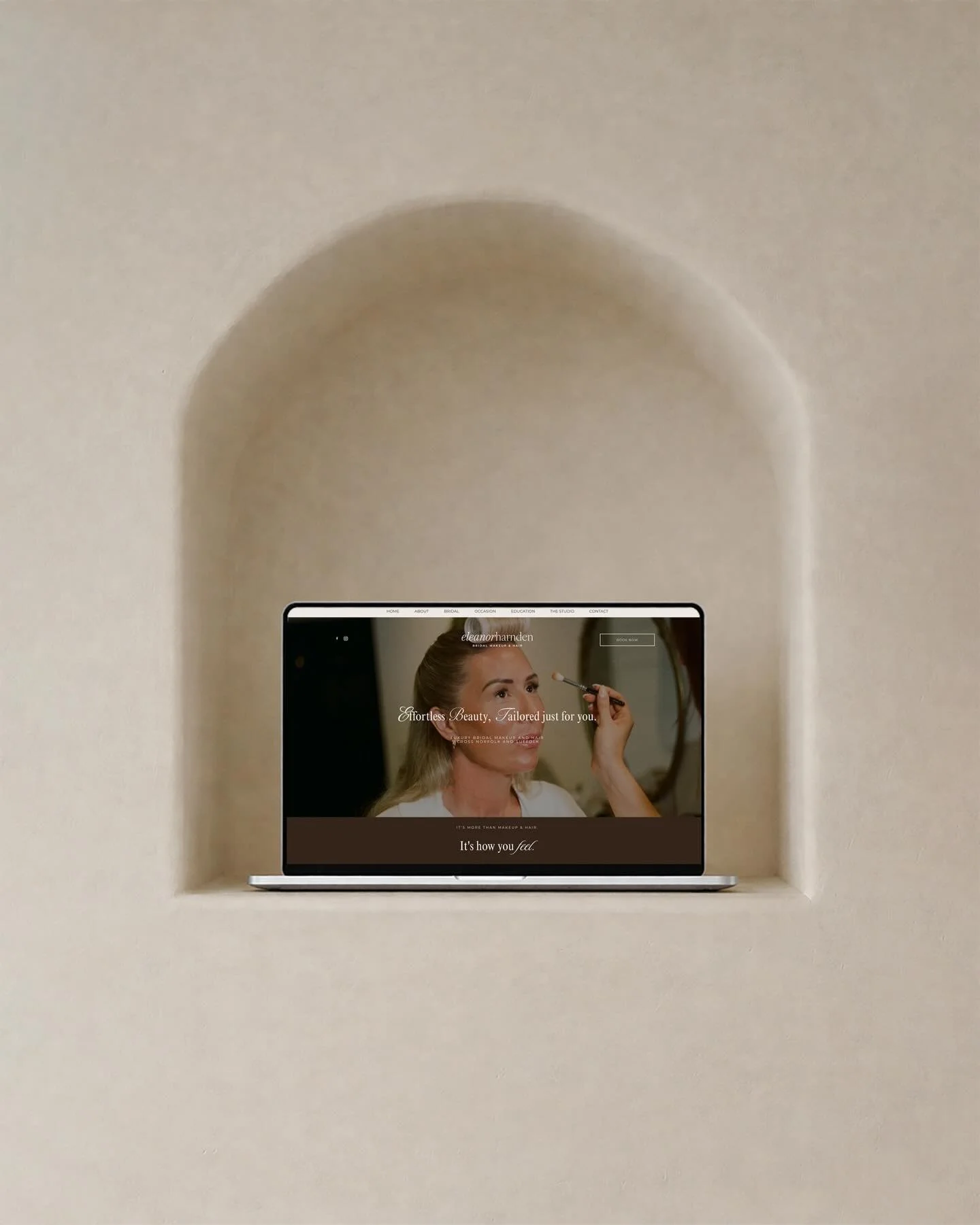 A refined digital presence for @eleanormakeupartistry 🤎

The new branding, brought to life through a complete website redesign. Every detail reflects elegance, sophistication and timeless style. The visual identity was translated into a seamless onl