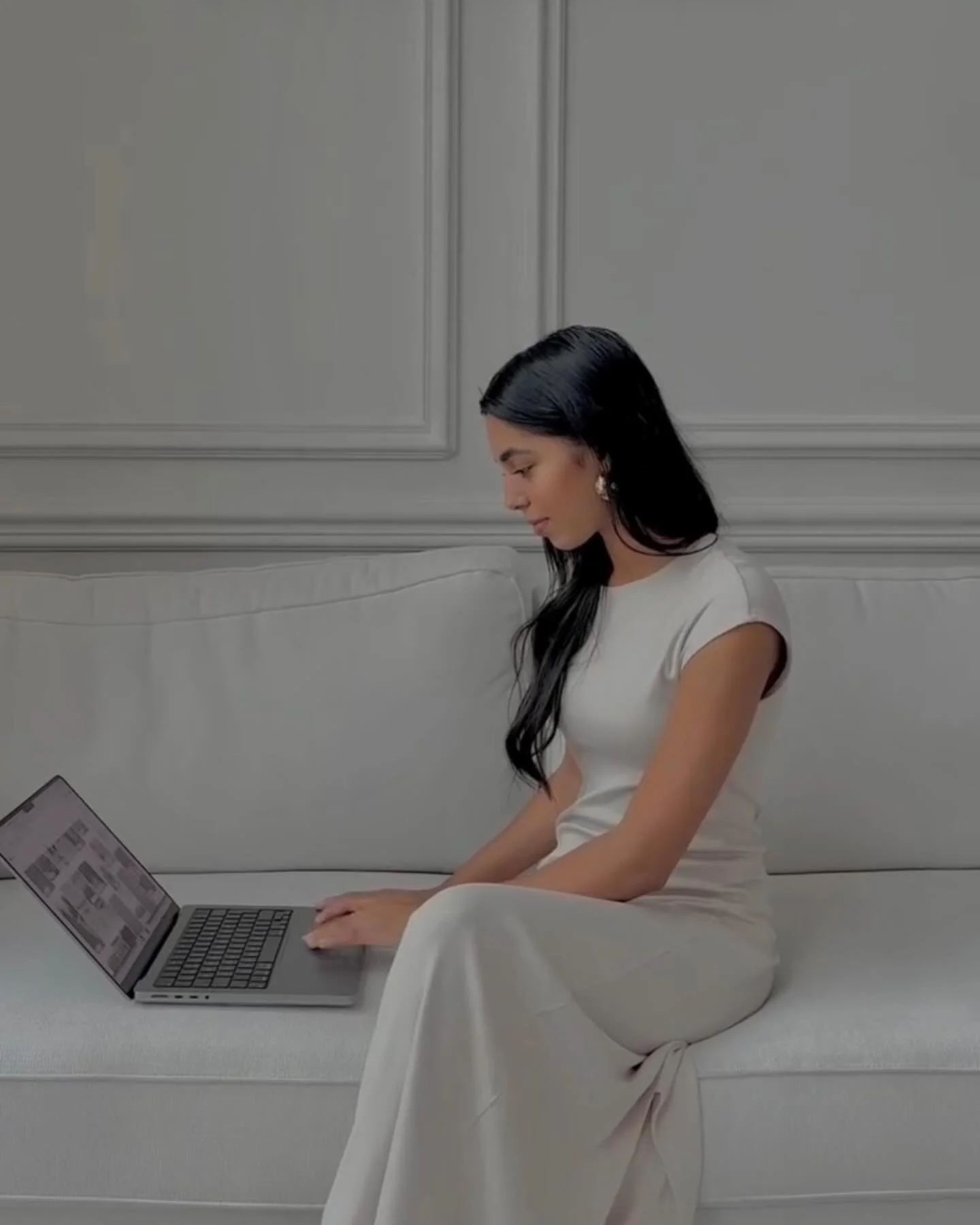 Most days look like this 🤍

A laptop, a quiet space and the slow, thoughtful process of shaping brands for hair, beauty and aesthetics businesses who want their online presence to feel as elevated as the experience they offer.

Design for me, has ne