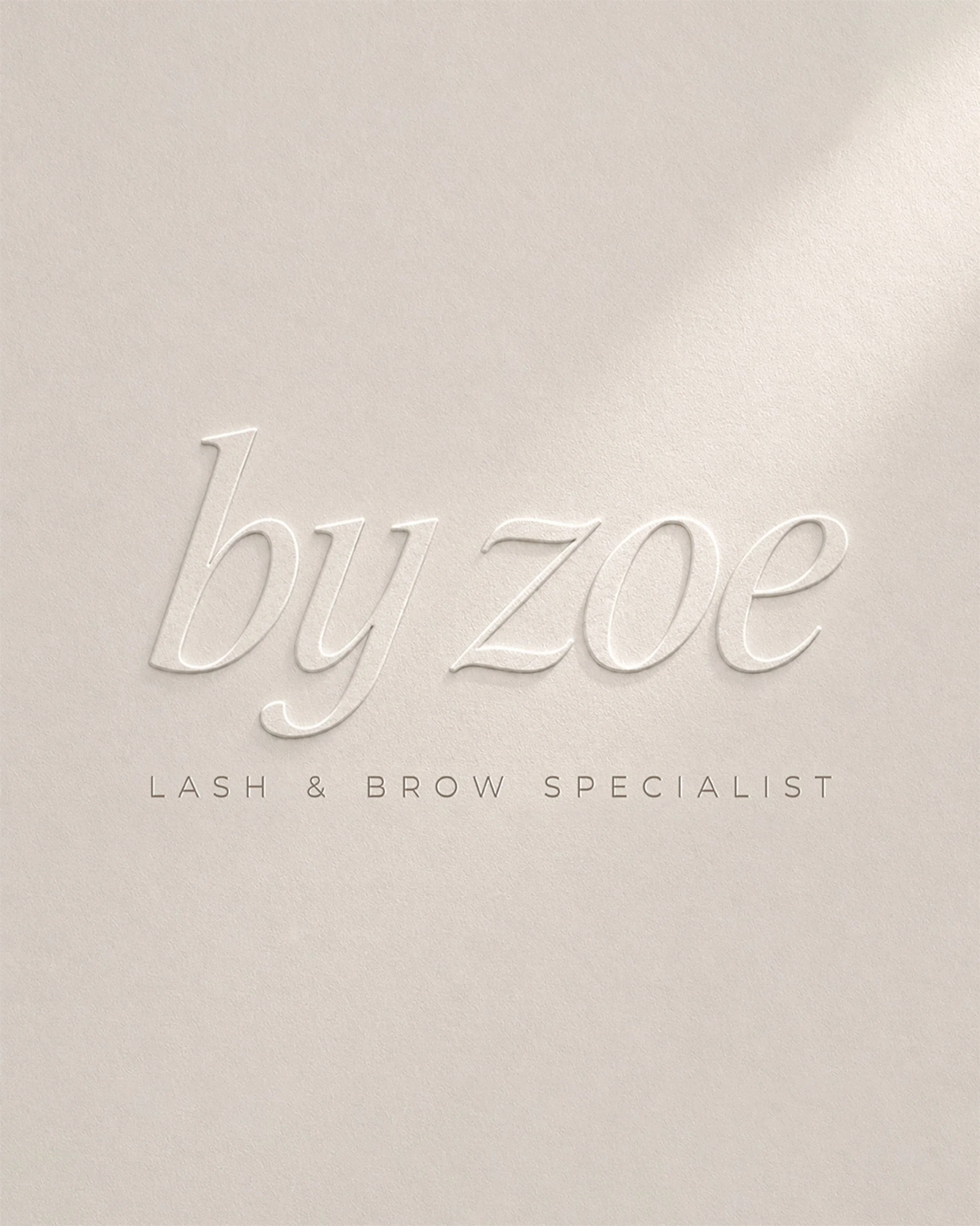 Swipe to explore the brand suite for @byzoebundy ✨

A considered identity brought together through beautiful typography, warm tones and subtle detailing. The embossed finish adds a sense of luxury to the overall look, while the neutral palette and cl