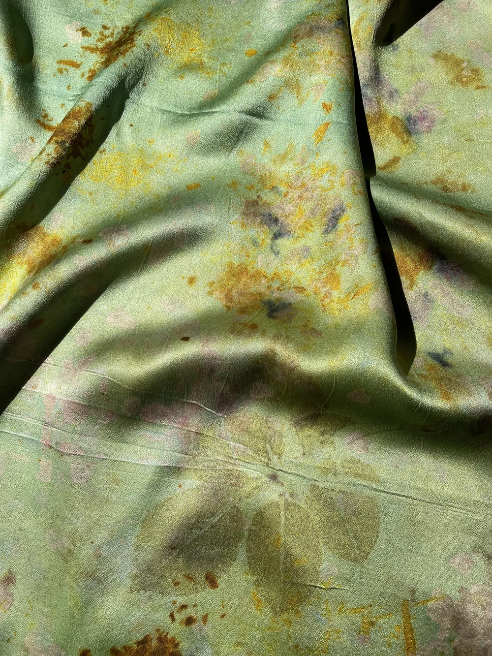 How to ecoprint with tannin, iron blanket on fabric — FLORA OBSCURA