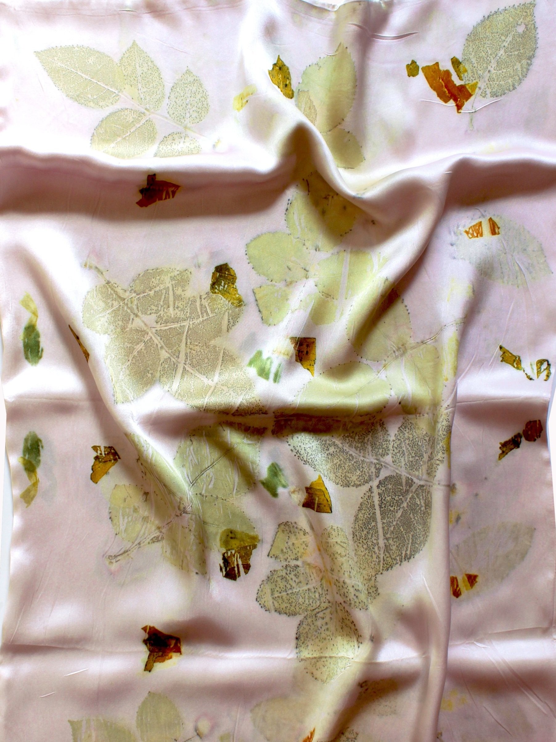 eco printed, natural dye silk pillowcase, mulberry silk, quince, lucia de la ferme pillow, leizu, silk bedding, organic, natural dye, flower print