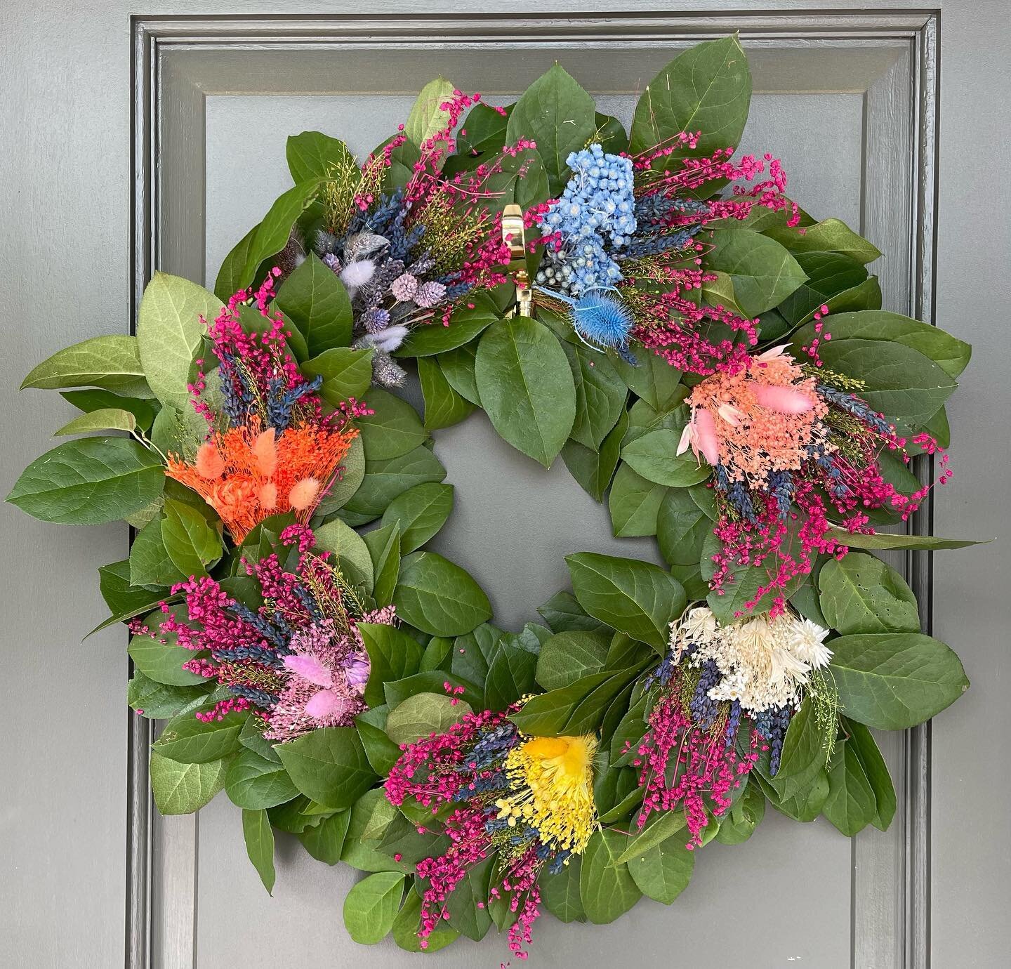 Our Fiesta Forever wreath is now available online! Our website is linked in bio. #fiestasanantonio #fiestawreath #cincodemayowreath #springwreath #summerwreath