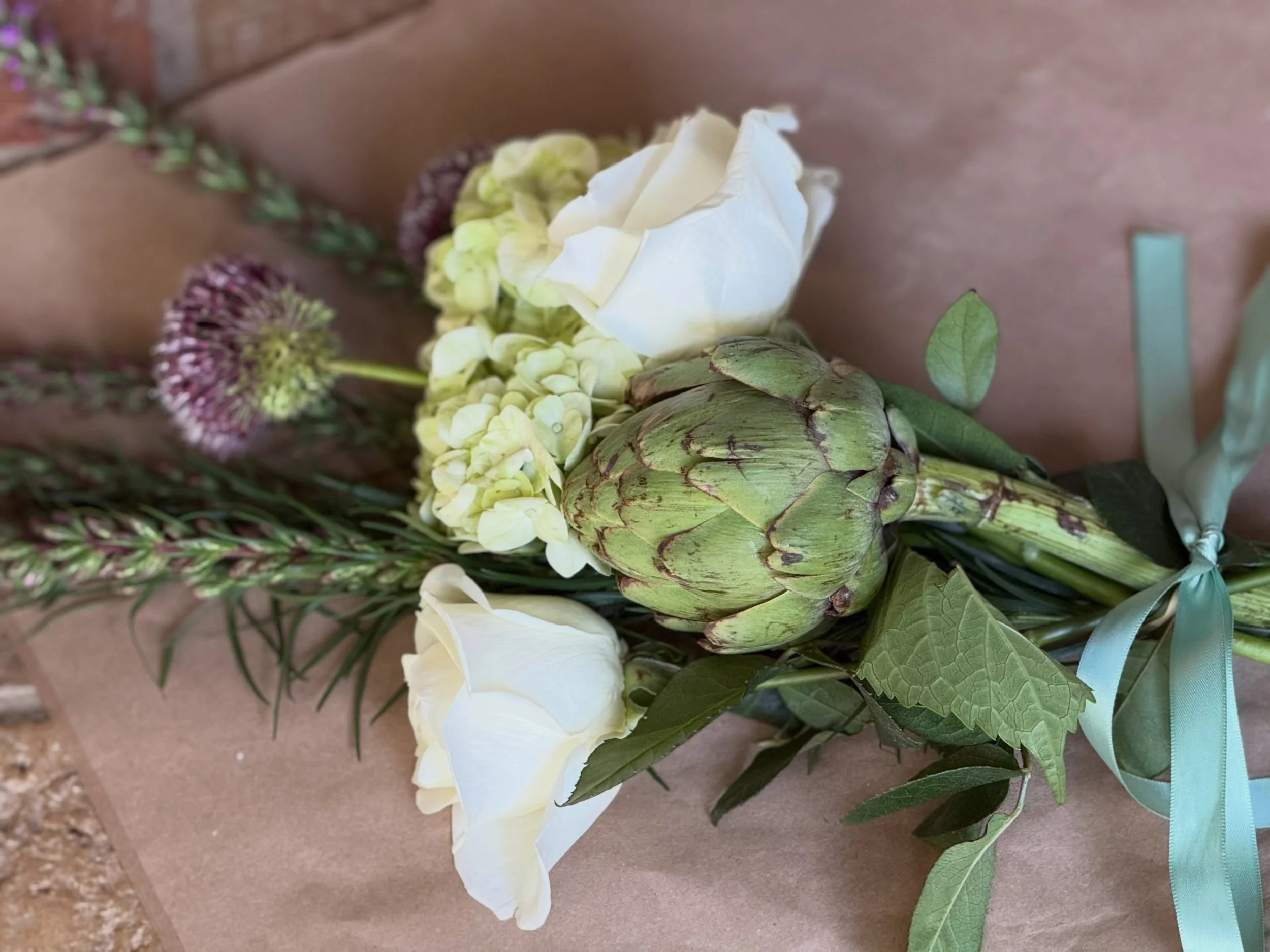 Friday Florals! Each week brings a new combination, and this one is definitely a favorite💜