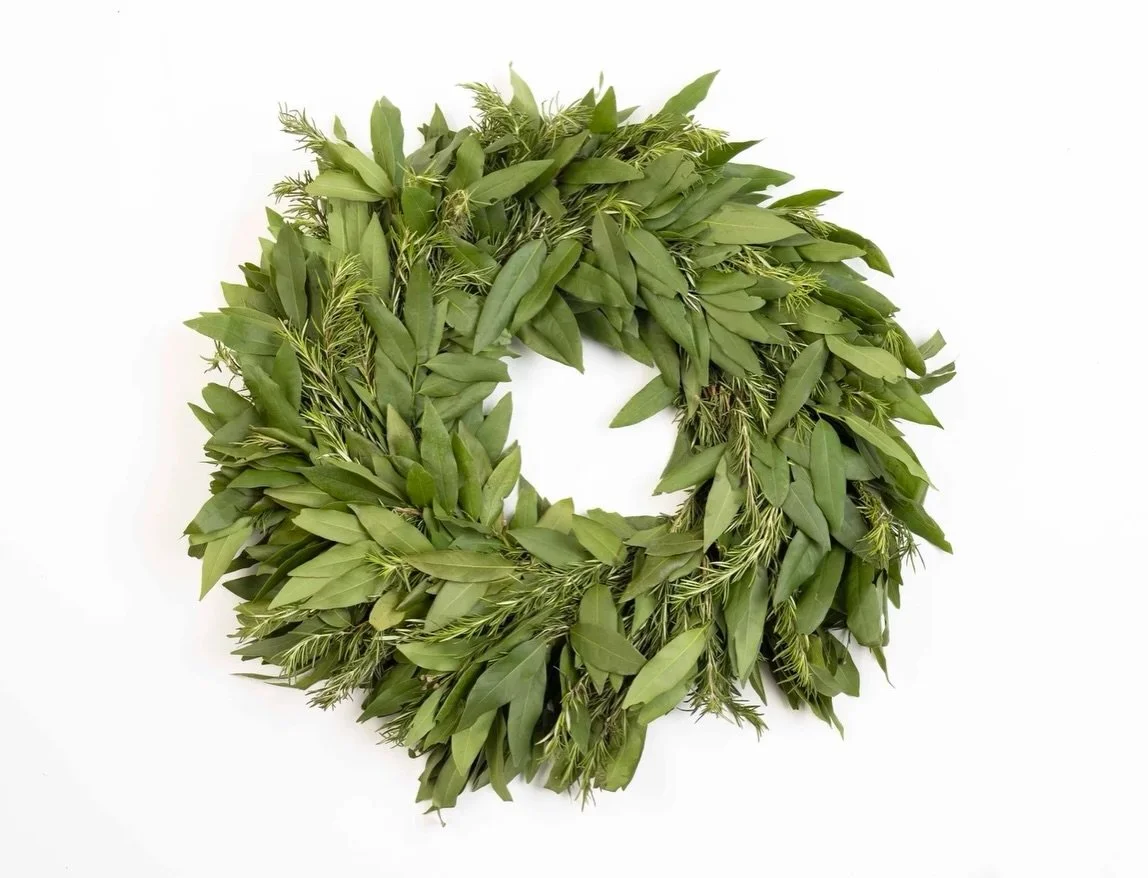 Beautiful, fragrant, and made to be used! 🌿
Our Bay Leaf + Rosemary Cooking Wreath is made with fresh, fragrant herbs designed to be used while you cook. Simply snip what you need, and continue enjoying the herbs as the wreath naturally dries.