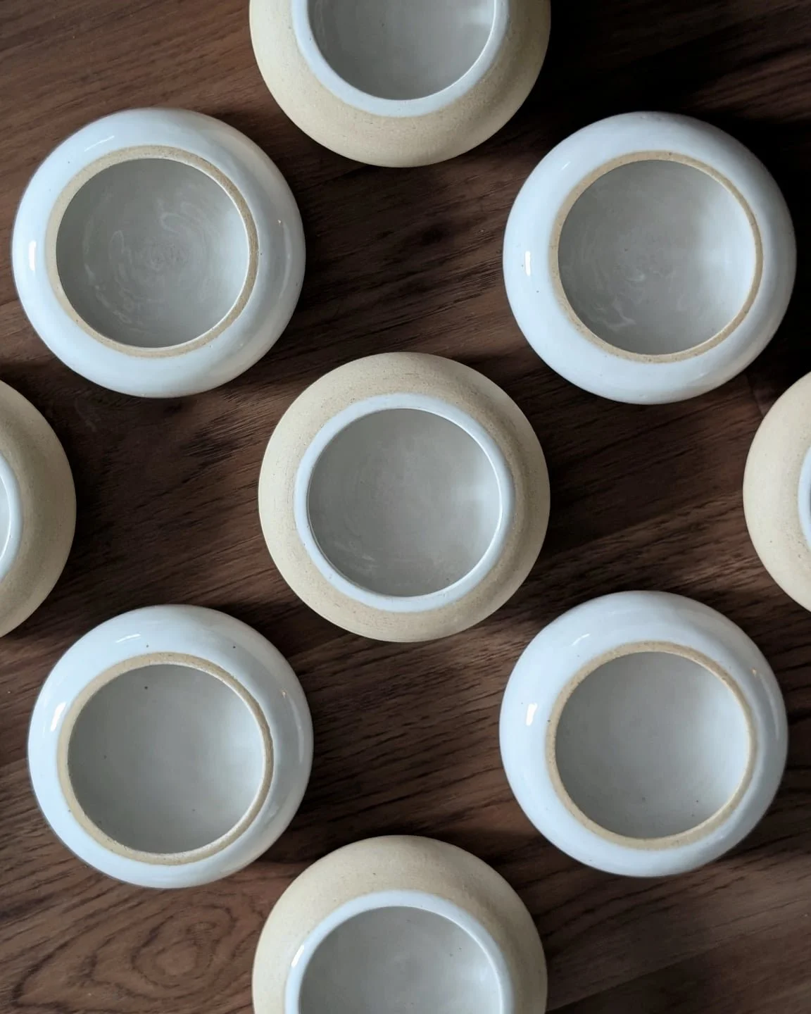 I think I'm in for a raw clay era. I love everything about these, and if you think they look good now, just wait until you see where they're going.

Any guesses for their final use?

#handmadepottery #clay #wholesale #contemporaryart #simplicity