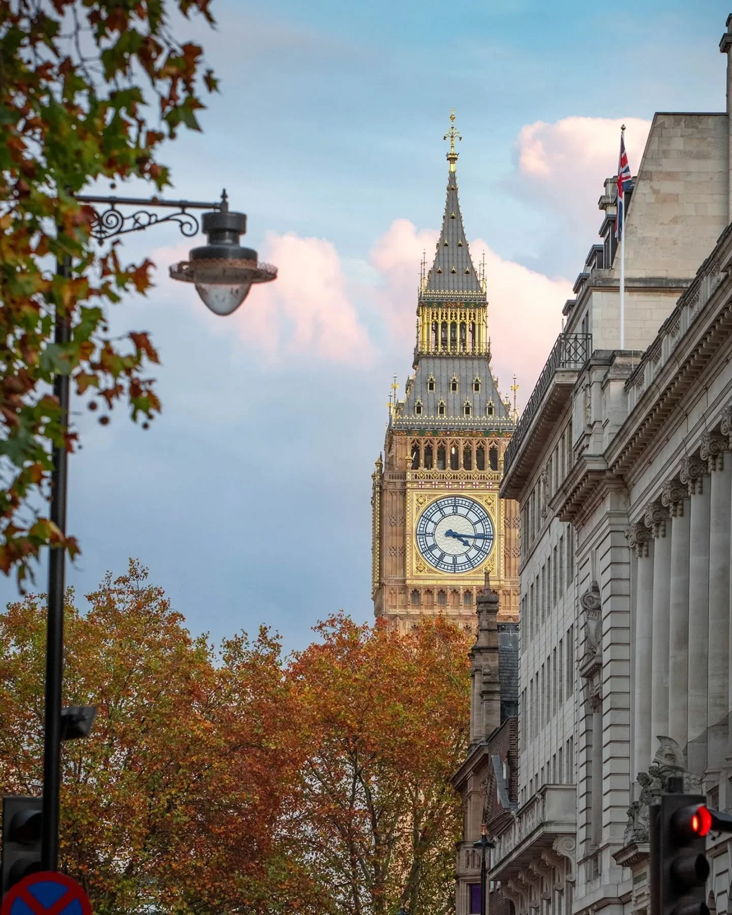 Bit of London action from a half-day stopover on my way to Madrid.

#travel #travelphotography #london